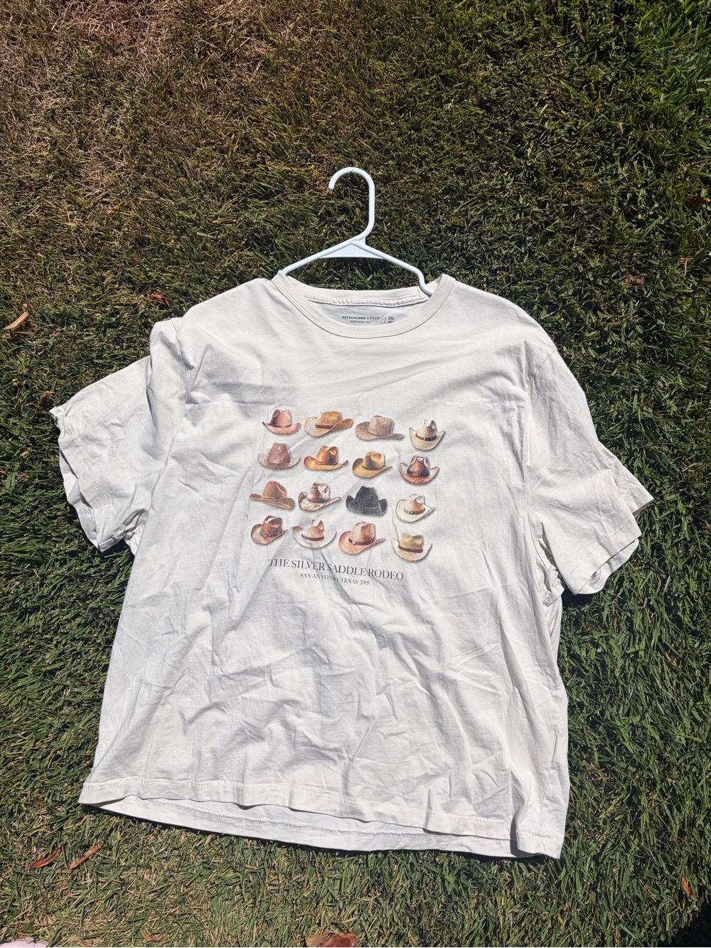 Graphic Cowboy Hat Tee in Off-White